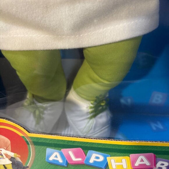 Vintage 2001 Alphabet Annie Interactive Braille Doll With ABC Shirt & Green Pant - Picture 7 of 13